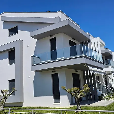 Terpsi's Loft With Pool Access By Horizon Homes 公寓