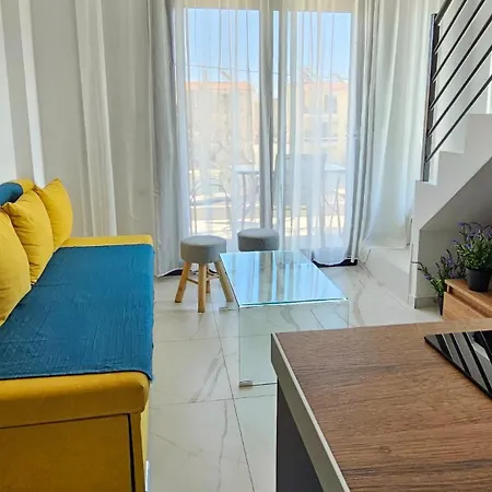 Terpsi's Loft With Pool Access By Horizon Homes * Orfánion