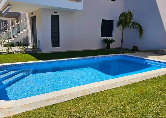 Terpsi's Loft With Pool Access By Horizon Homes * Orfánion